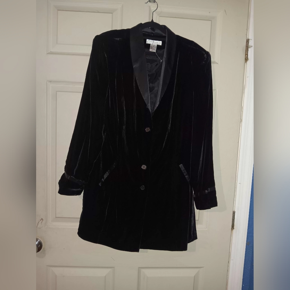 Silk Assests Black Velvet Blazer Eith Silk Lapel Womens Sz L
